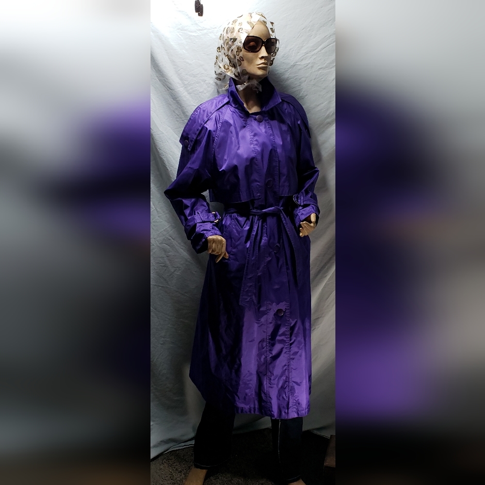 AT EASE Vintage/ Retro Button Up Belted Rain Trench Coat Size 9